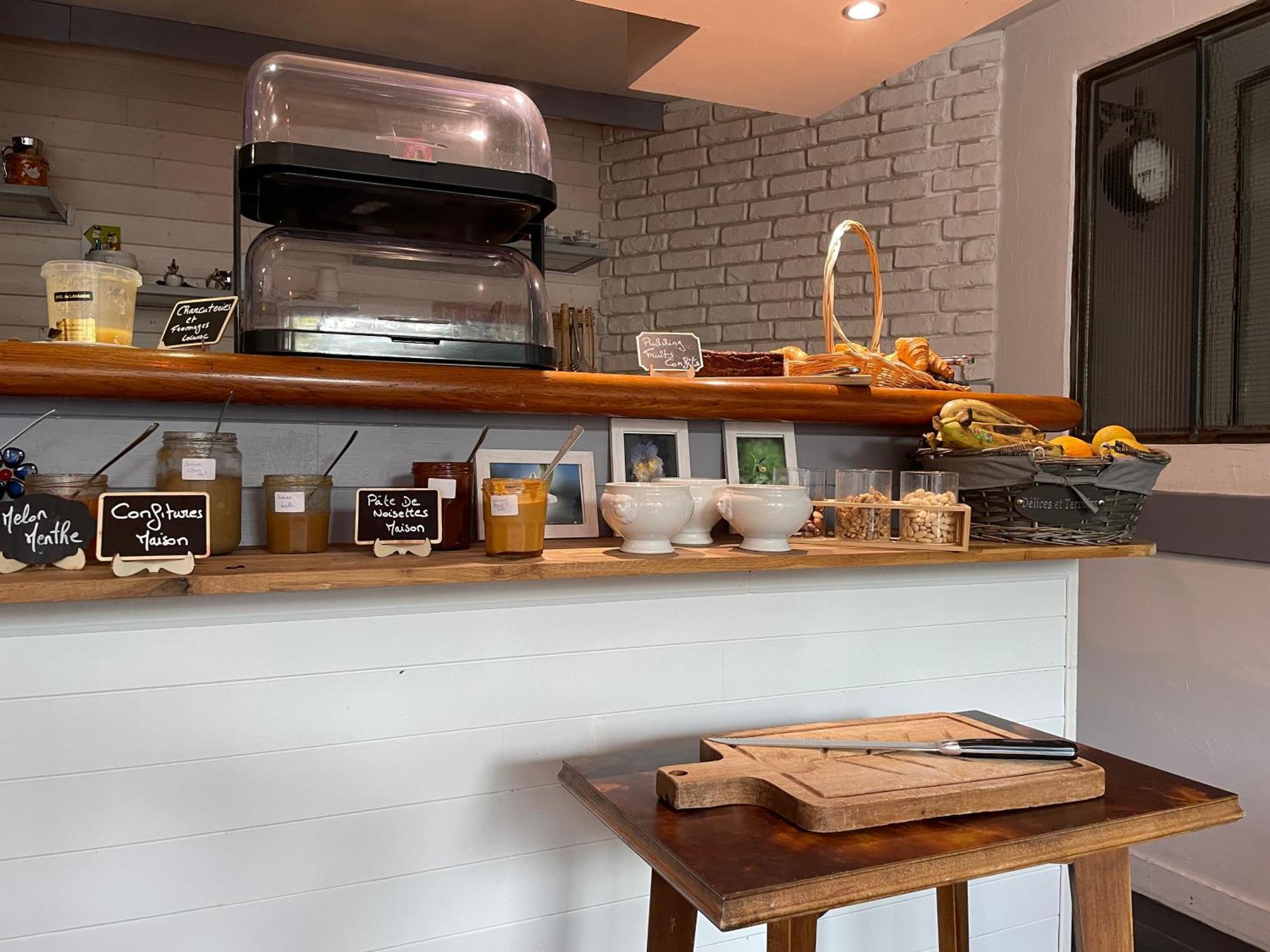 Logis Hotel Restaurant Le Castel Fleuri 생-장-앙-로양 외부 사진