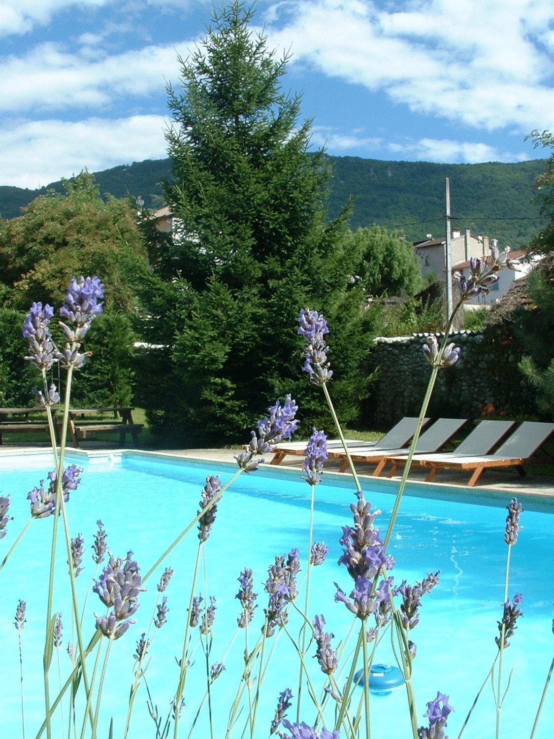 Logis Hotel Restaurant Le Castel Fleuri 생-장-앙-로양 외부 사진