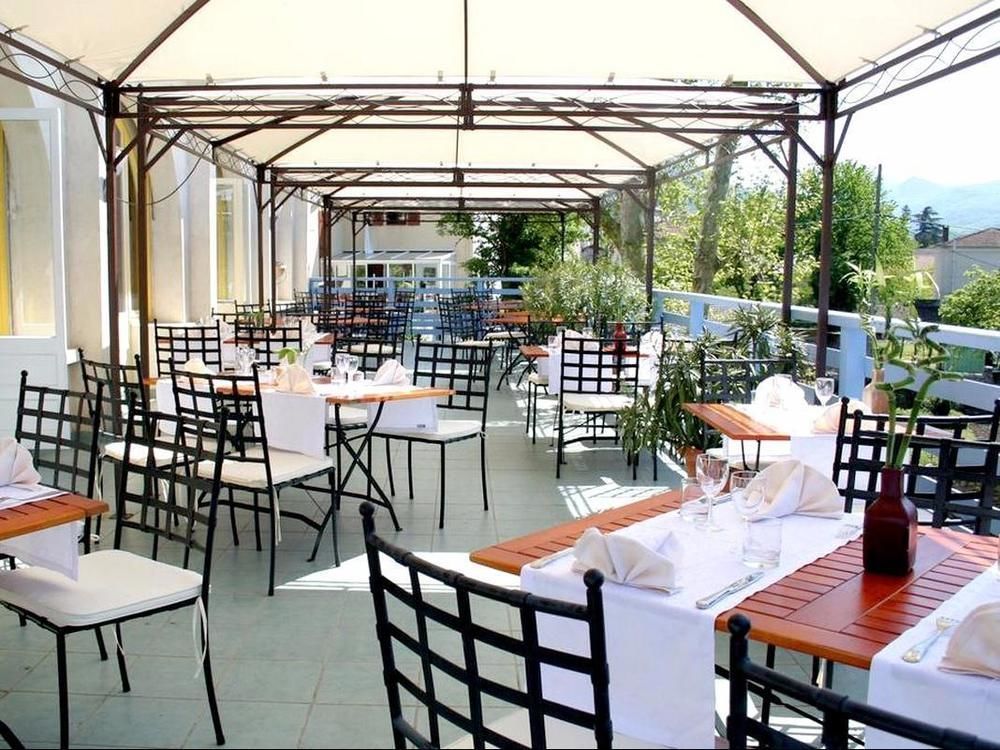 Logis Hotel Restaurant Le Castel Fleuri 생-장-앙-로양 외부 사진