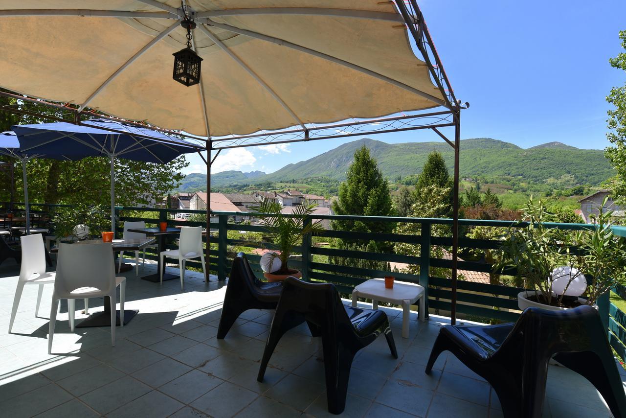 Logis Hotel Restaurant Le Castel Fleuri 생-장-앙-로양 외부 사진