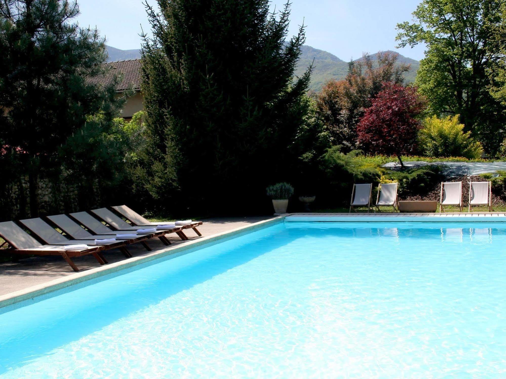 Logis Hotel Restaurant Le Castel Fleuri 생-장-앙-로양 외부 사진