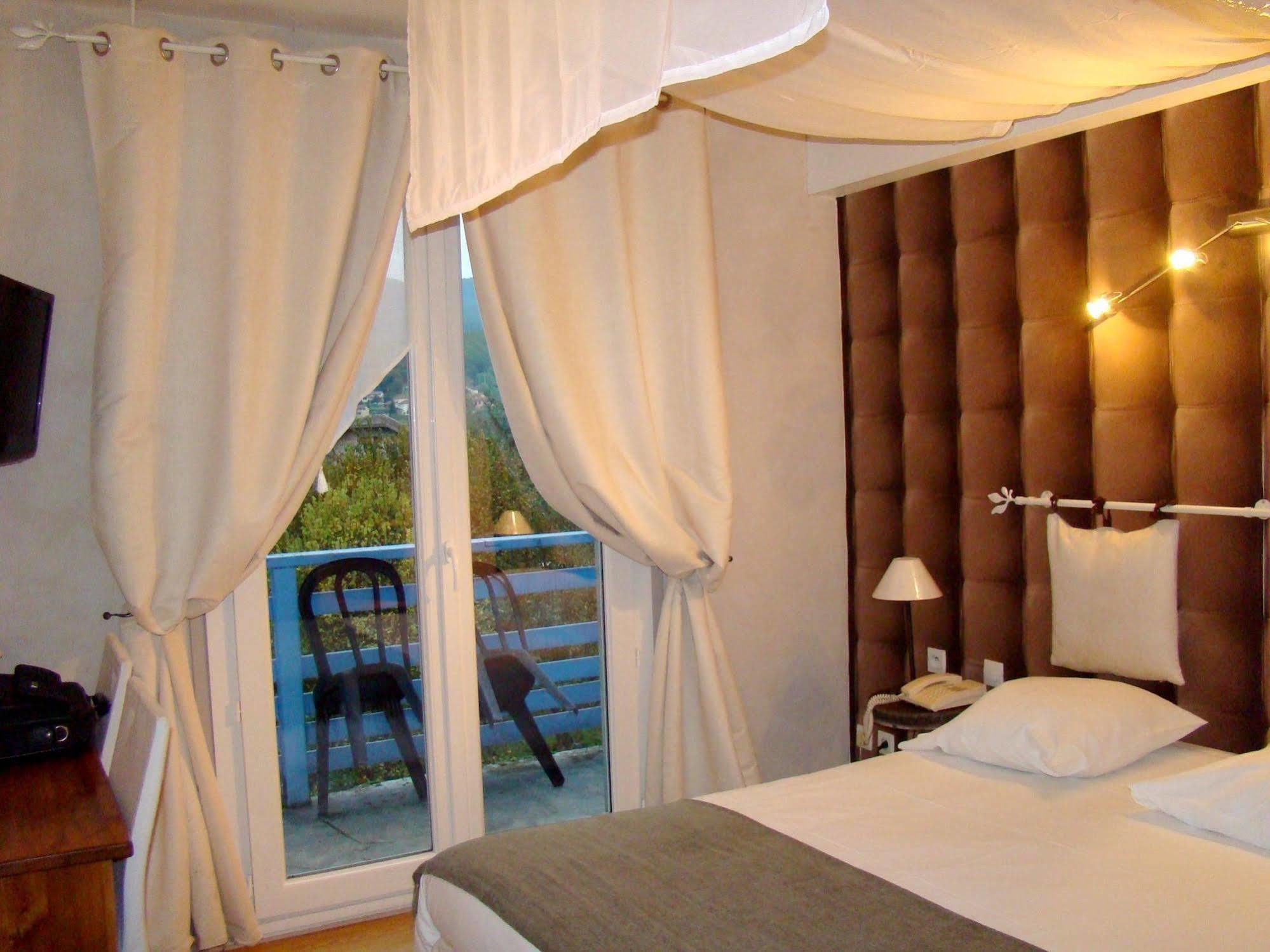 Logis Hotel Restaurant Le Castel Fleuri 생-장-앙-로양 외부 사진